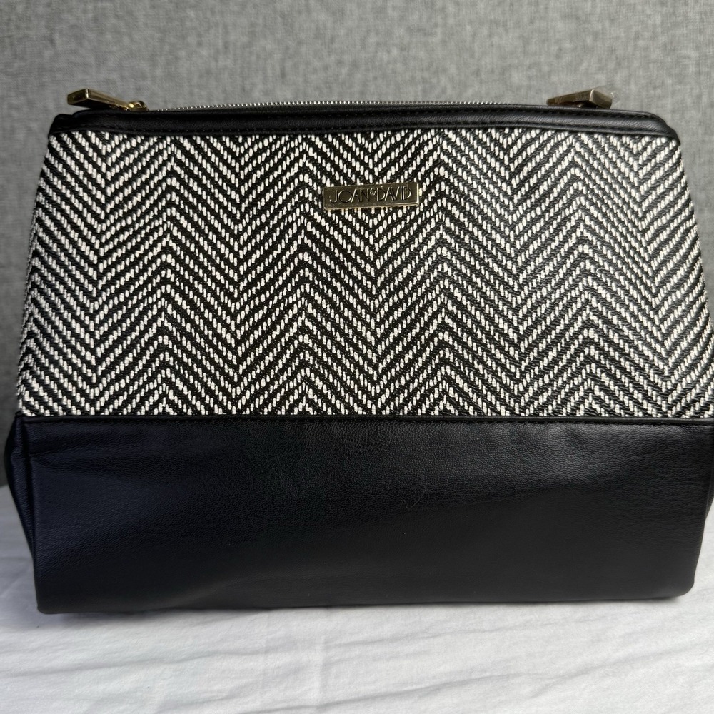 Joan & David Black/White Chevron Cosmetic Toiletries Pouch Travel Bag Large NWOT